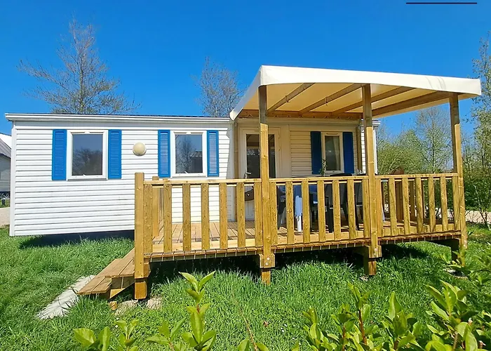 Mere Eglise مكان تخييم 3*