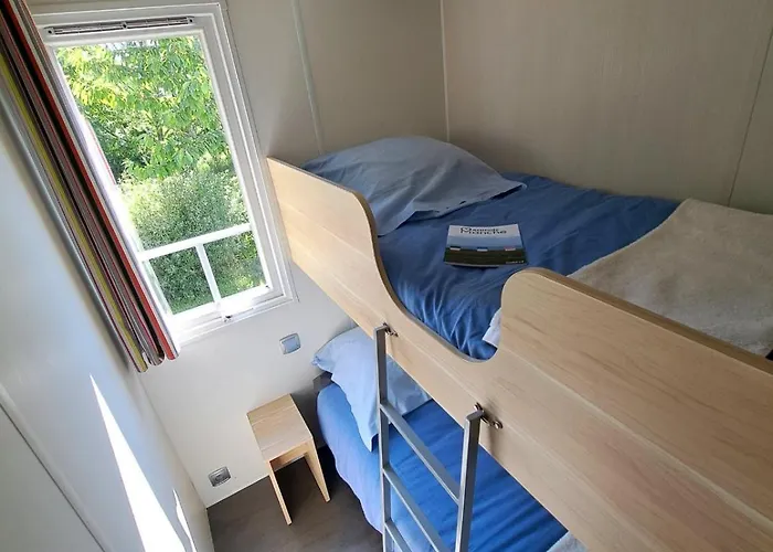 مكان تخييم Mere Eglise