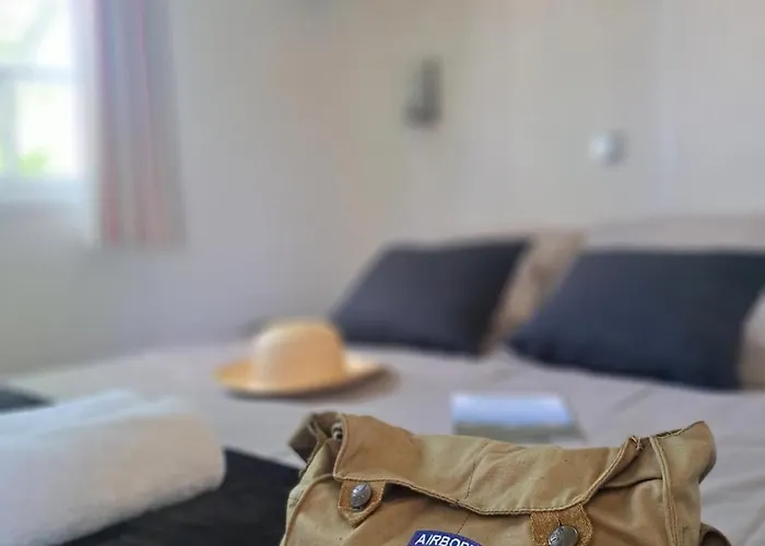 Mere Eglise مكان تخييم Sainte-Mère-Église