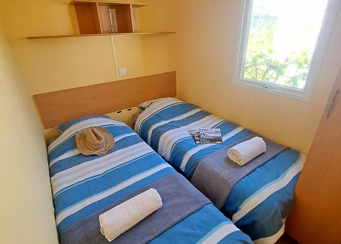 Mere Eglise مكان تخييم Sainte-Mère-Église