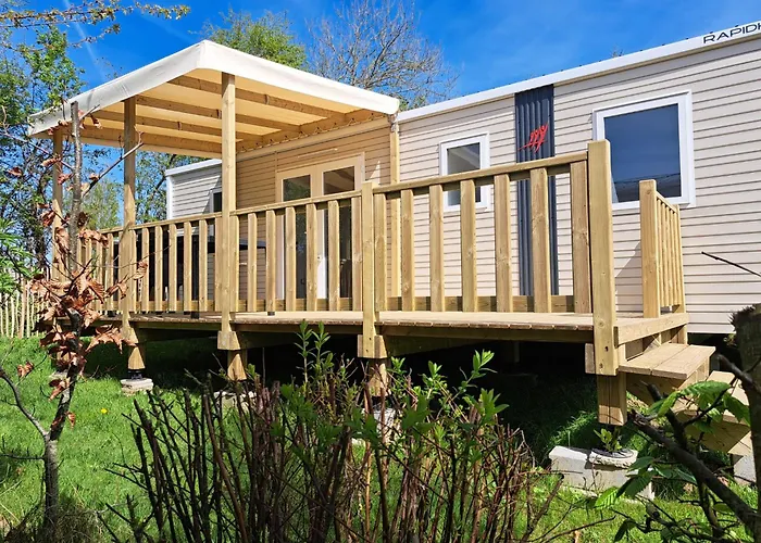 مكان تخييم Mere Eglise Sainte-Mère-Église