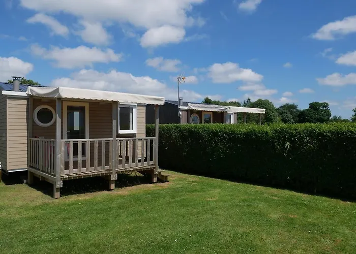 مكان تخييم Mere Eglise