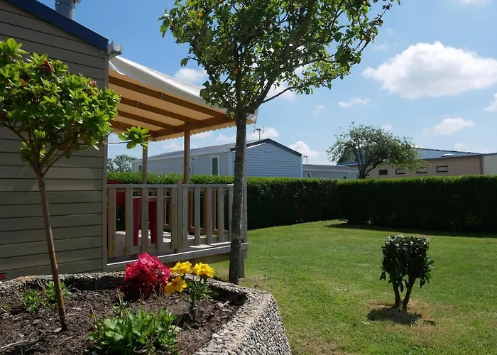 مكان تخييم Mere Eglise Sainte-Mère-Église